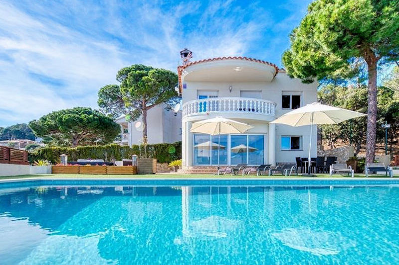 LL 654 Villa exclusiva para 6/7 personas con vistas mar y piscina privada Costa Brava Lloret de Mar
