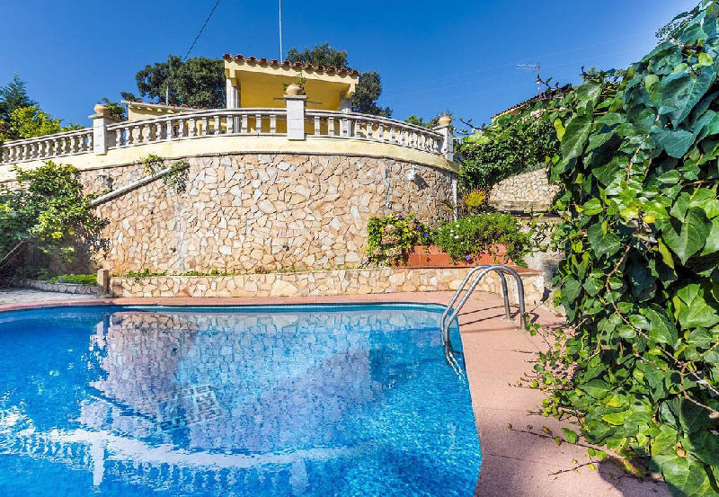 LL 801 Villa para 8 personas con piscina privada en Lloret Blau en la Costa Brava