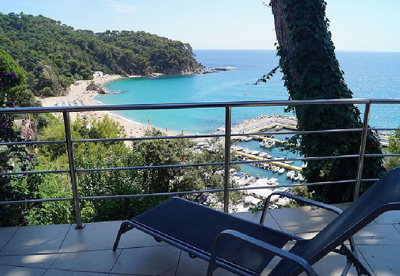 LL 203 Ferienhaus für 2/3 Personen mit Meerblick und Schwimmbad in Cala Canyelles Costa Brava