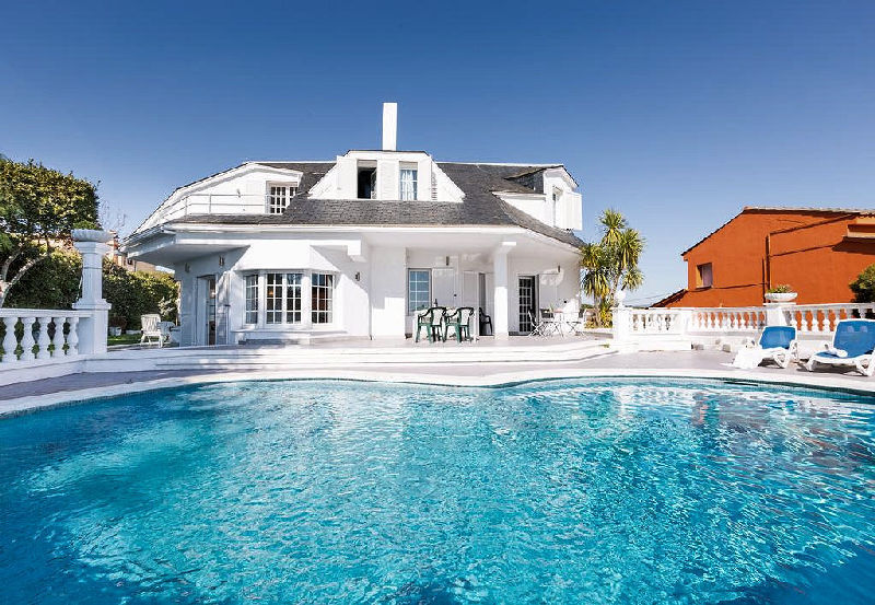 BL 819 Exclusive villa pour 9 personnes avec piscine privée et vue sur la mer à Blanes Costa Brava