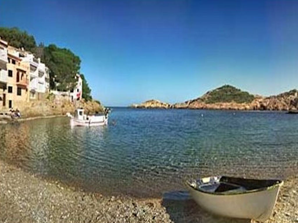 Begur: una joya encantadora de la Costa Brava con historia, cultura y playas impresionantes
