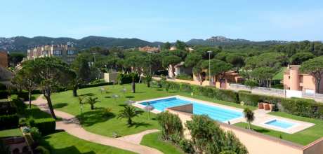 PP 143/4 Modern apartment for 4 persons with swimming pool and sea views at Playa de Pals on the Costa Brava