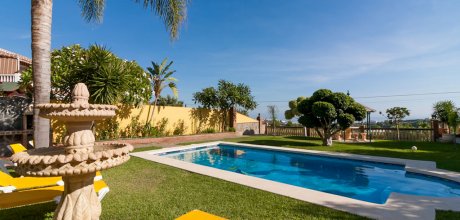 NR 821 Holiday villa for 8 persons with a private pool and sea views near Nerja on the Costa del Sol