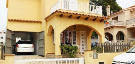 EC 234 Holiday home for 7 persons just 50m from the beach in l`Escala on the Costa Brava