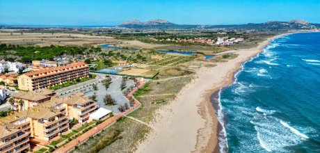 PP 128/2 Modern holiday apartment for 5 persons in the 1st row of the beach with swimming pool and sea views on Playa de Pals on the Costa Brava
