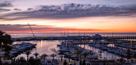 AL 134 Exklusive Ferienwohnung für 5 Personen mit Meerblick am Hafen von Altea an der Costa Blanca