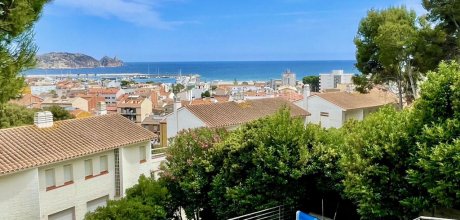 ES 941 Exclusive holiday home for 12 persons with a private pool and sea views in l`Estartit on the Costa Brava in Spain