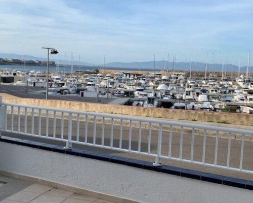 Moderne Wohnung im Hafen von L'Escala Costa Brava