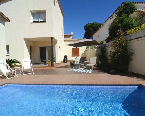 Modernes Ferienhaus in l'Escala zu vermieten