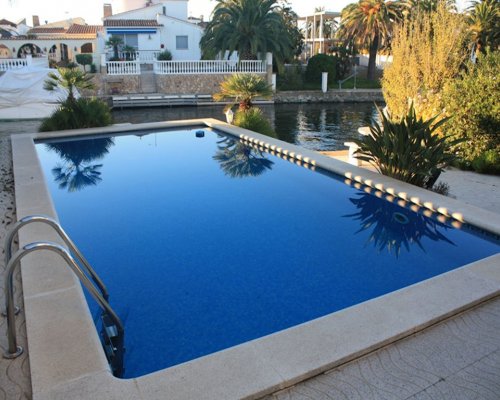 Ferienhaus am Kanal mit privatem Pool Empuriabrava